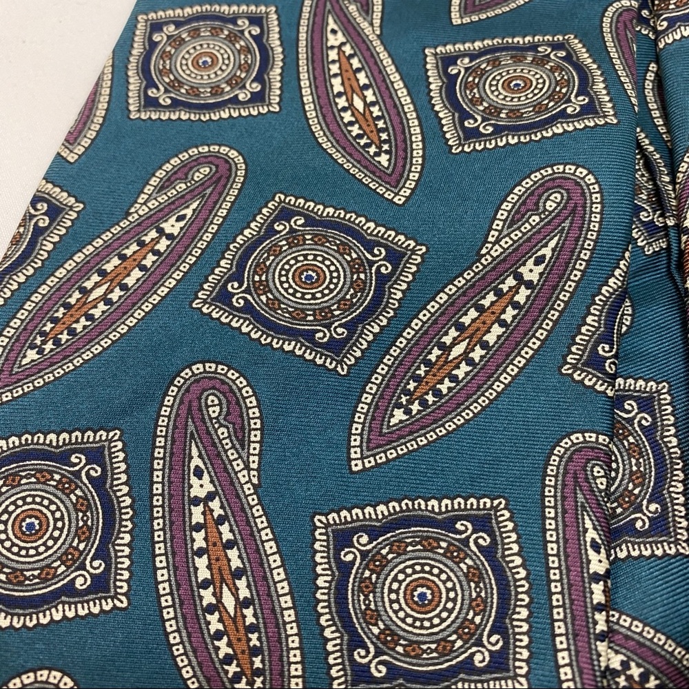 Resilio Men’s Silk Tie. Paisley Print. - Picture 4 of 7